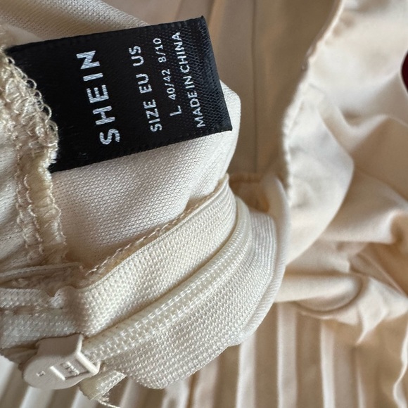 Strapless Ruched Waist Jump Apricot Pleated Shorts size large - Picture 4 of 4